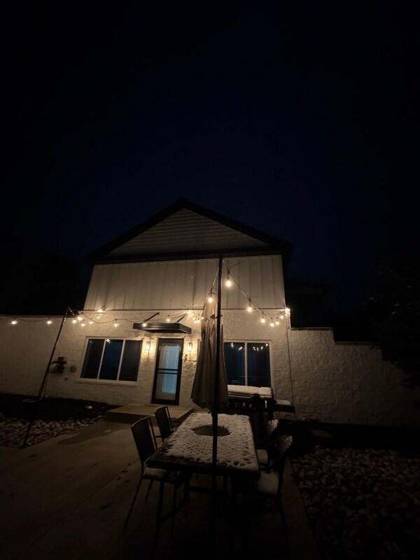 Building Photo - 869 Starr Hill Rd