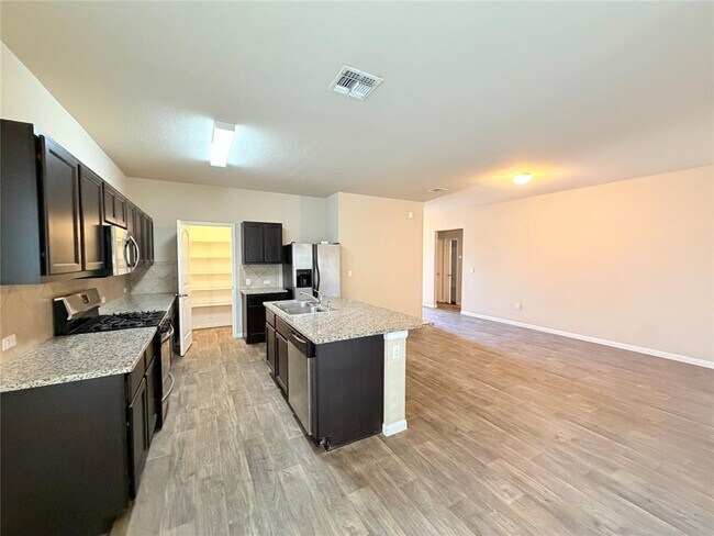 Building Photo - 225 Cibolo Creek Dr