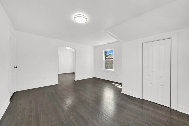 Building Photo - 6645 S Seeley Ave