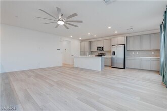 Building Photo - 3302 Viola Hls Ave