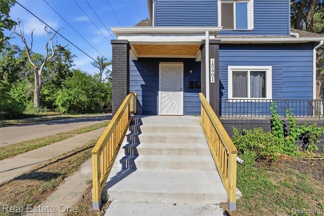Building Photo - 15401 Littlefield St