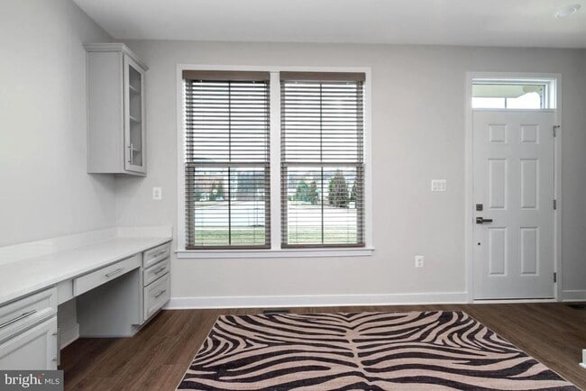 Building Photo - 11003 Resort Road