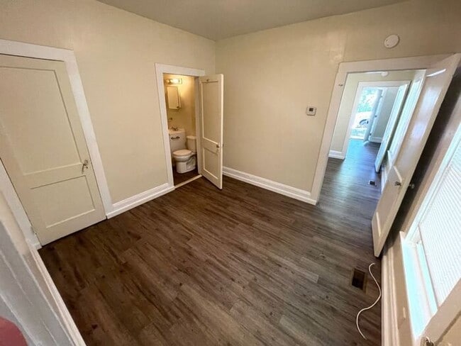 Building Photo - Duplex for rent!