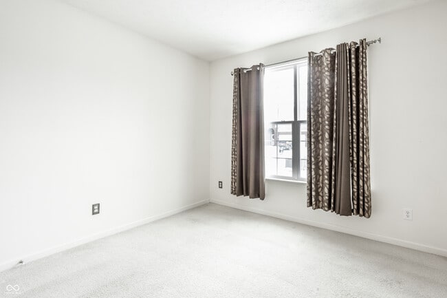 Building Photo - 3394 Roundlake Lane