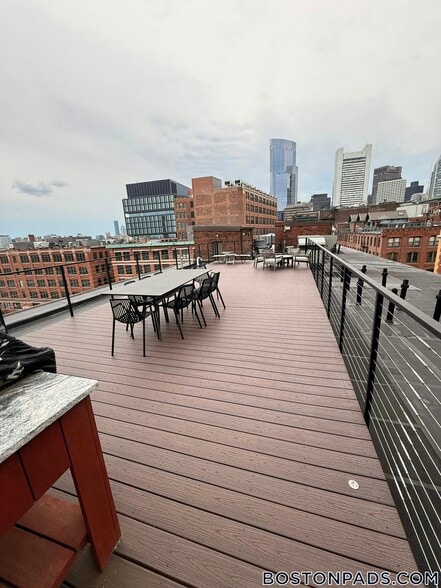 Building Photo - 319 A St