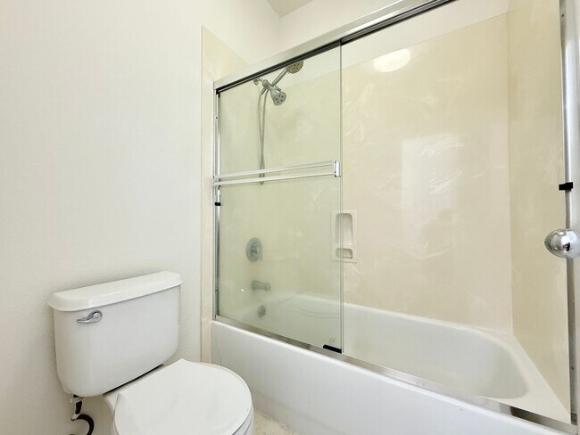 Building Photo - Renovated Coastal Home with NEW Kitchen and a Spacious Layout
