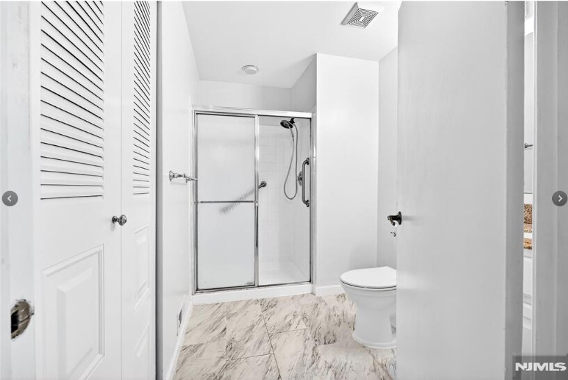 Building Photo - 556 Holly Ct