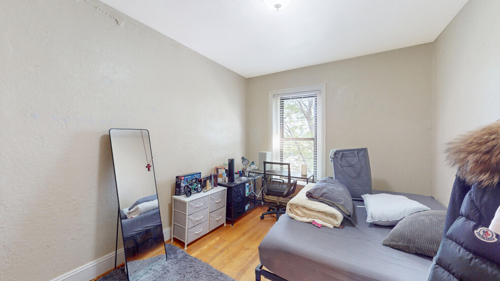 Primary Photo - 88 Hammond St