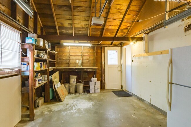 Building Photo - 3Bd/1Ba Seattle House