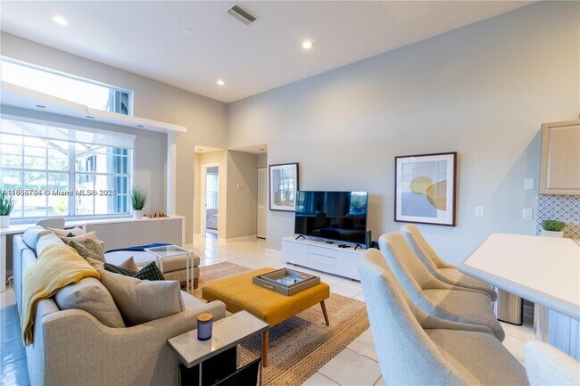 Building Photo - 2883 Oakbrook Dr