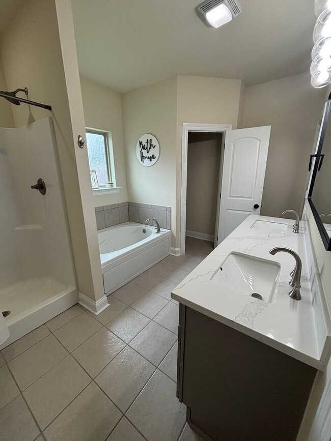 Building Photo - Beautiful 3 Bedroom home in Lucian Fields