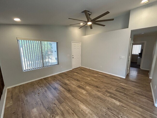 Building Photo - 16732 N 160th Ave