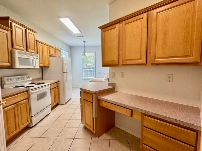 Building Photo - 418 White Heron Dr