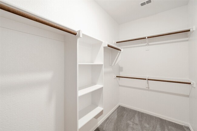 Building Photo - 4905 Woodloch Dr