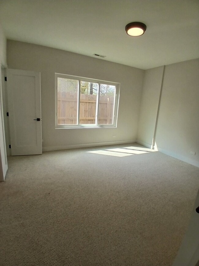 Building Photo - 4608 S Indiana Ave