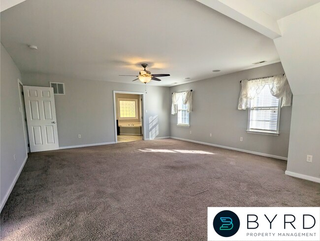 Building Photo - 7757 Hampton Green Dr