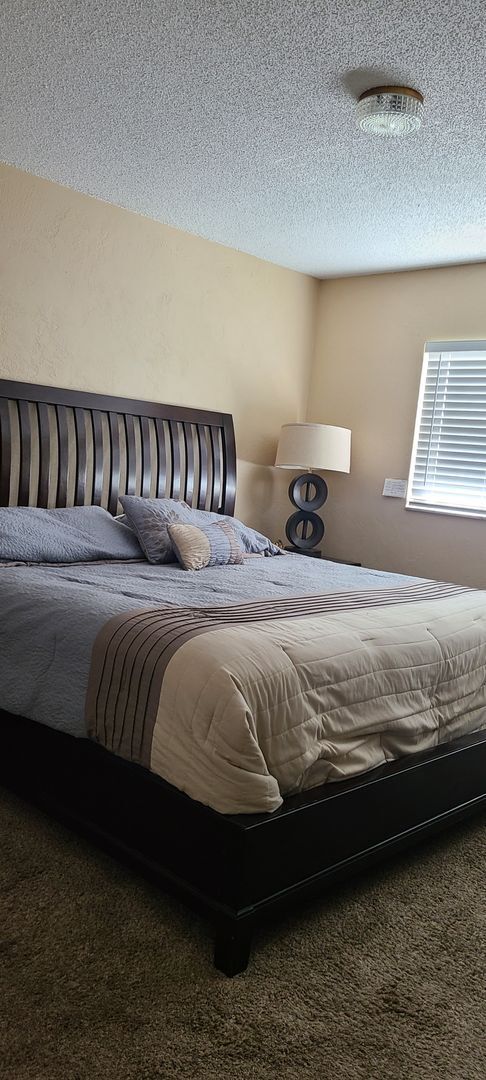 Building Photo - Vacation Rental - 30 Day min across From D...