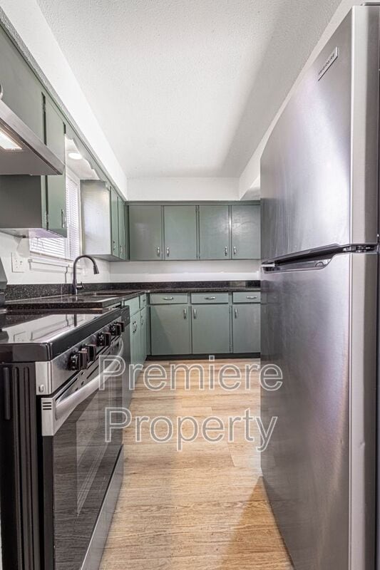 Building Photo - 224 E Hargis St