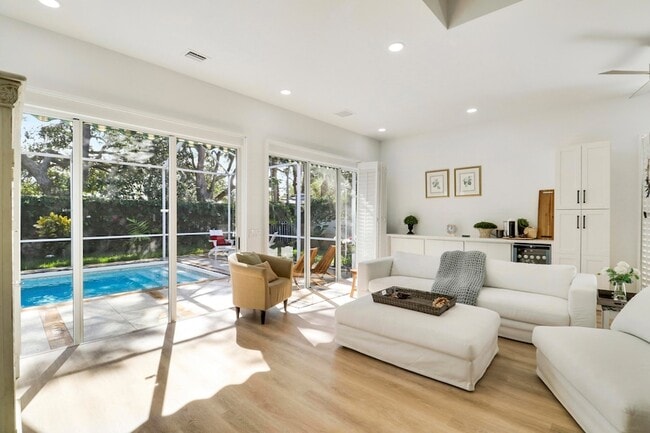 Building Photo - 387 Kelsey Park Dr