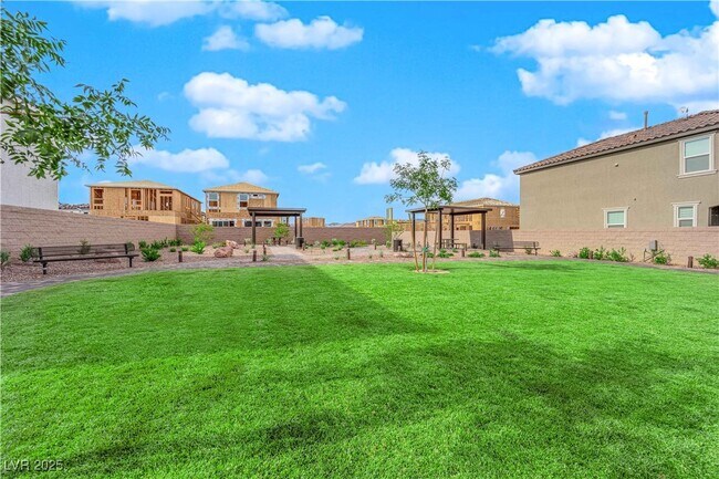Building Photo - 4171 Scarlet Cob Ave