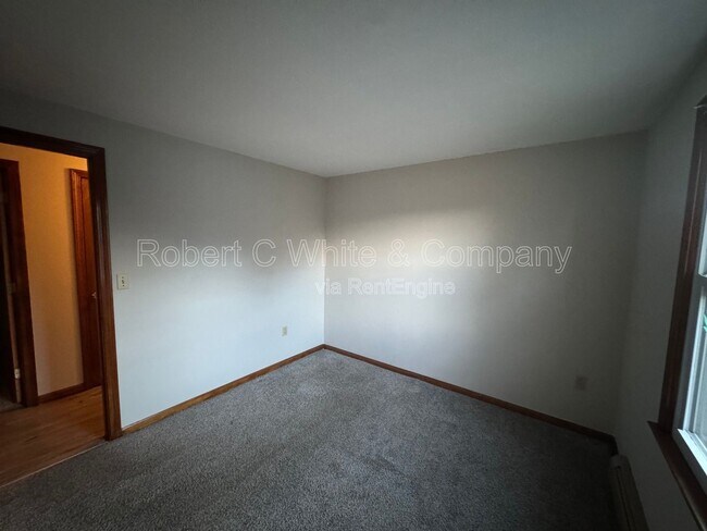 Building Photo - 316 Knob Hill Dr