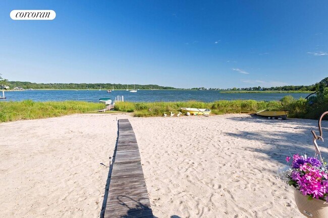 Building Photo - 237 Noyack Rd