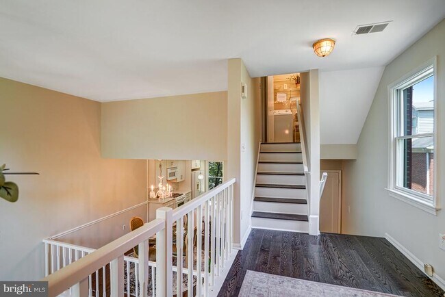 Building Photo - 7531 Chrisland Cove