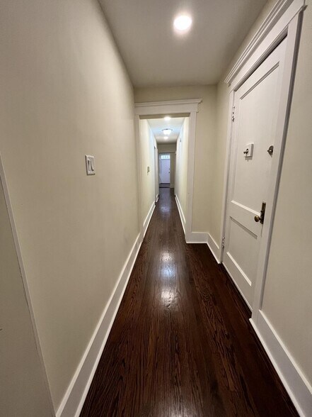 Building Photo - 3555 S King Dr