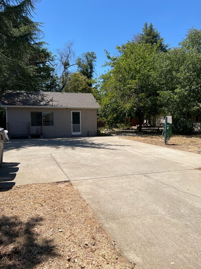Building Photo - 5785 Churn Crk Rd