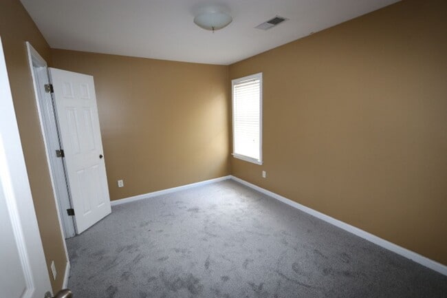 Building Photo - EXECUTIVE HOME AT HARBOR TOWN