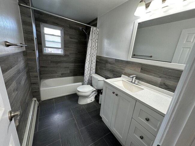 Building Photo - 368 New York Ave