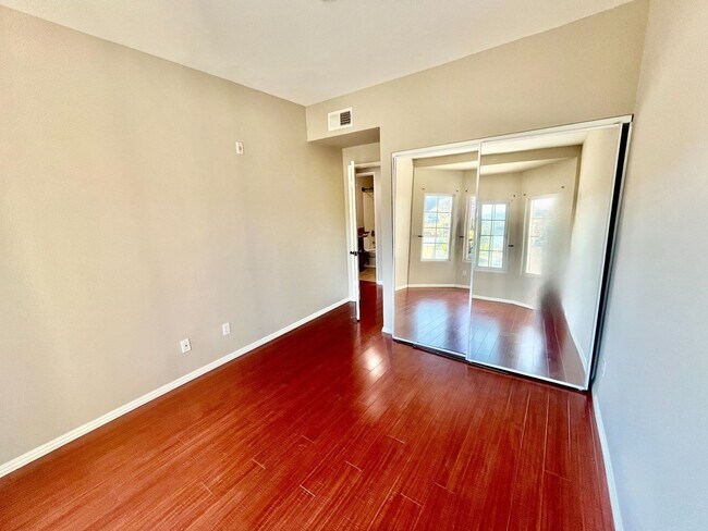 Building Photo - Spacious Remodeled Condo at River Colony C...