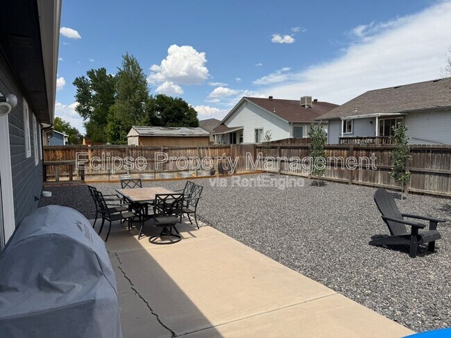 Building Photo - 464 Tara Dr