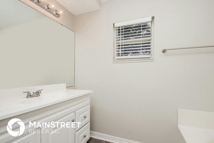 Building Photo - 662 Brockton Dr