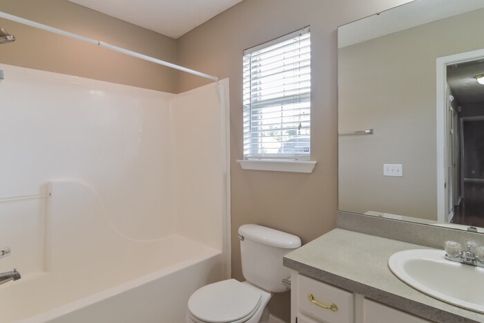 Building Photo - 87 Faulk Dr