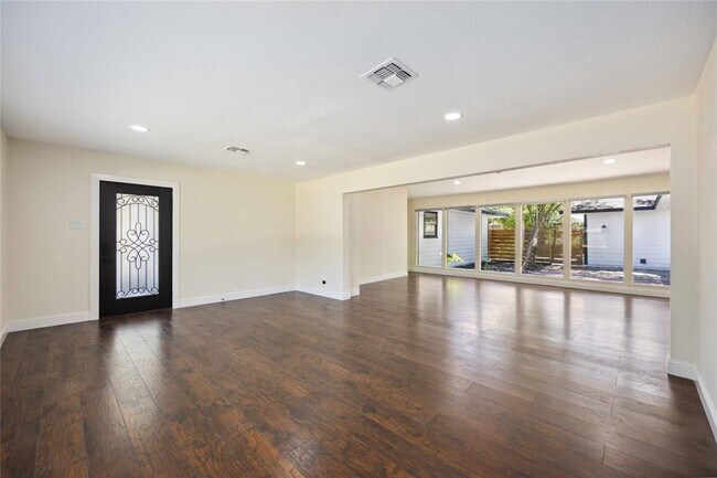 Building Photo - 3403 Linkwood Dr