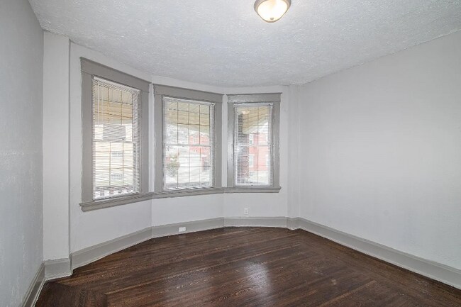 Building Photo - 3309 W 8th St