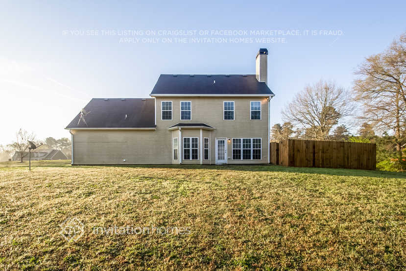 Building Photo - 225 Hedgewood Dr