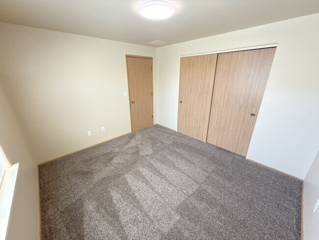 Building Photo - 5542 Glenridge Wy