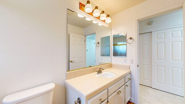 Building Photo - 7971 Oakmont Dr