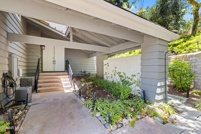 Building Photo - 1408 N View Dr