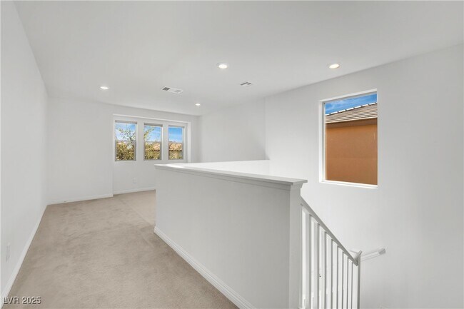 Building Photo - 945 Glenhaven Pl