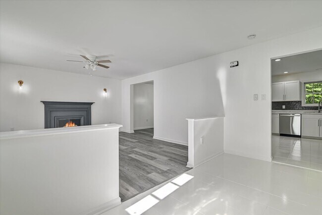 Building Photo - 198 White Pine Trl