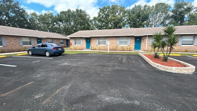 Building Photo - 3221 Pershing St