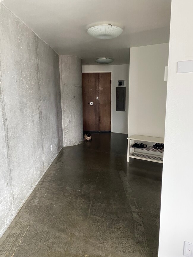 Building Photo - 1500 SW 5th Ave