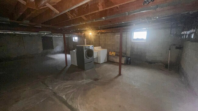 Building Photo - 9335 W Sheridan Ave