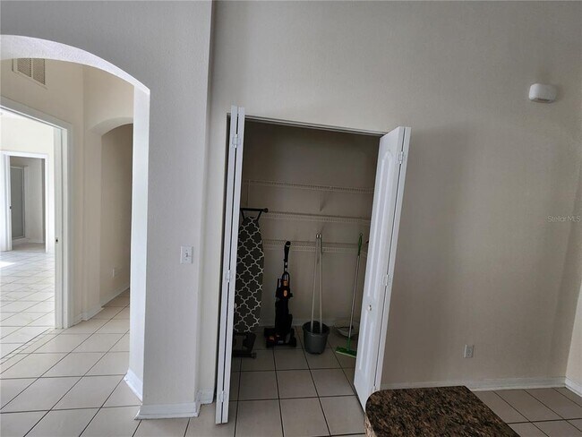 Building Photo - 1540 Whitewater Falls Dr