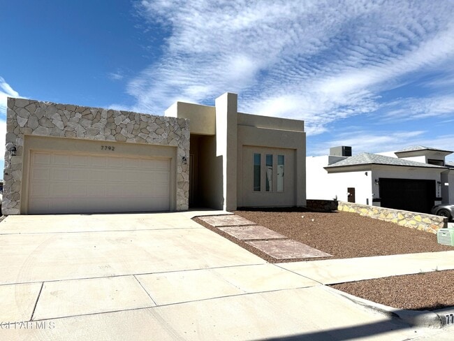 Building Photo - 7792 Enchanted Pk Dr