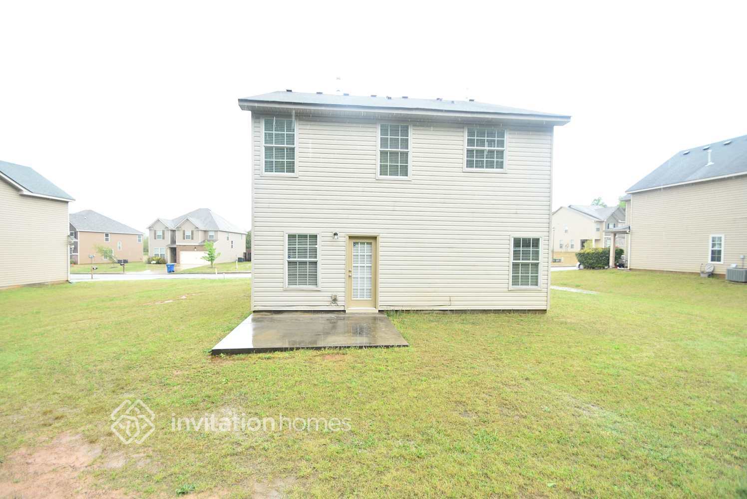 Building Photo - 70 Silver Willow Walk