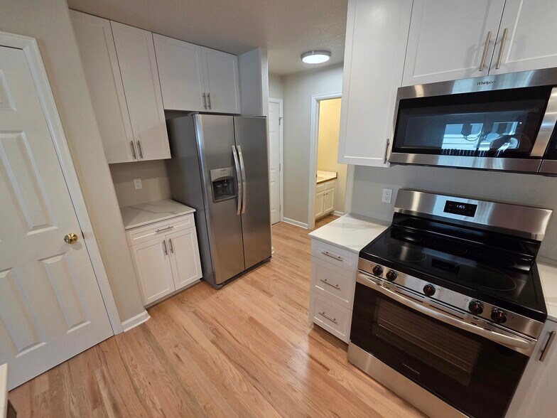 Kitchen - 3918 Leah Hts